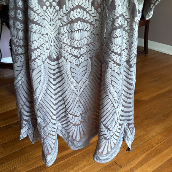 Jen's Pirate Booty Cypress Art Deco Lace Kimono - Picture 14 of 16